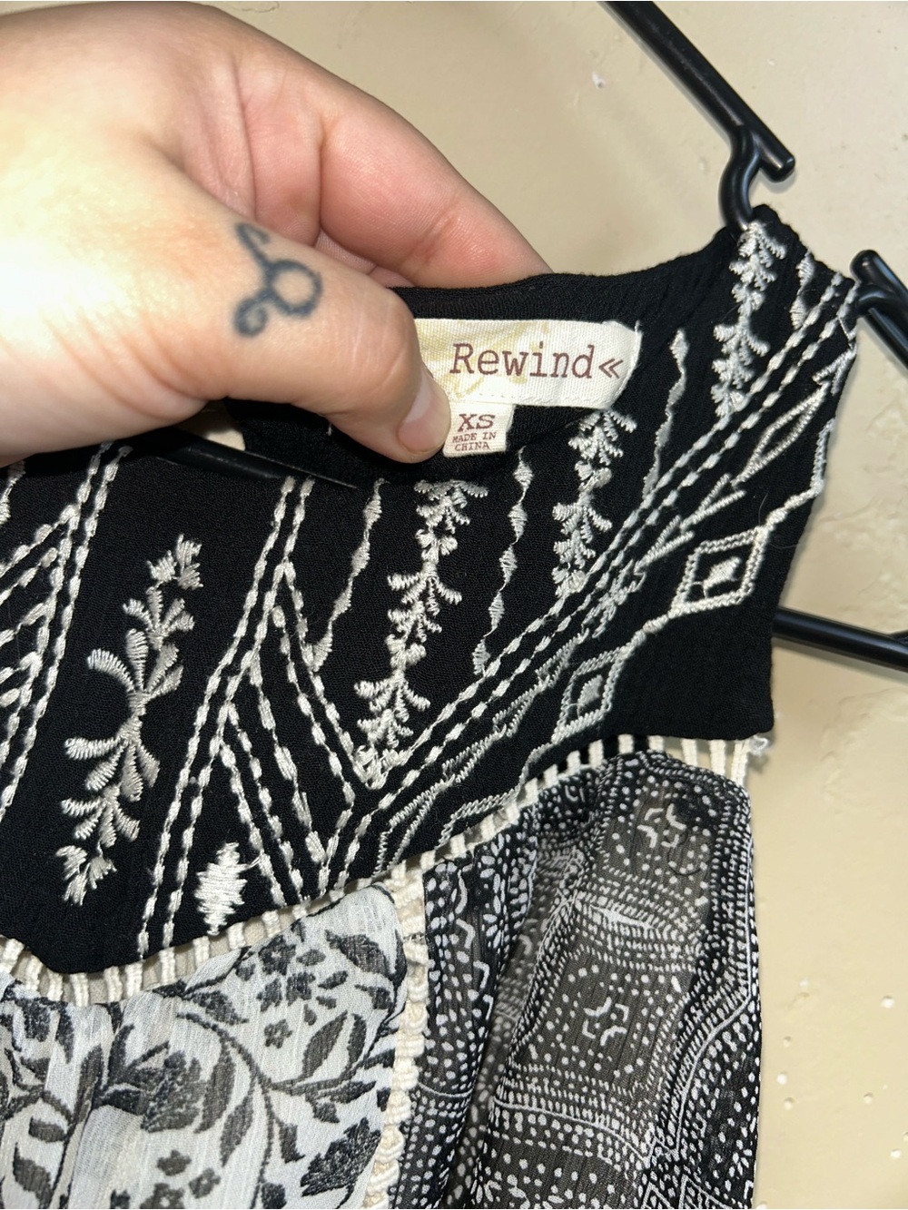 🔥5/$35🔥 Boho Black & White Printed Maxi Dress | Rewind | Size XS - Picture 7 of 9